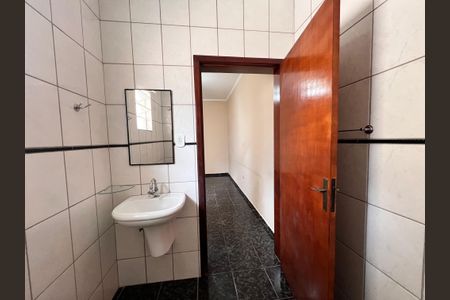 Casa à venda com 250m², 3 quartos e 2 vagas Casa à venda com 250m², 3 quartos e 2 vagasCasa 2 - Banheiro