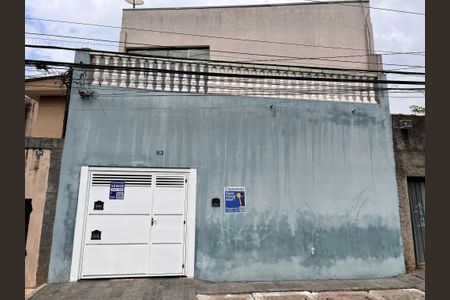 Casa à venda com 250m², 3 quartos e 2 vagas Casa à venda com 250m², 3 quartos e 2 vagasFachada