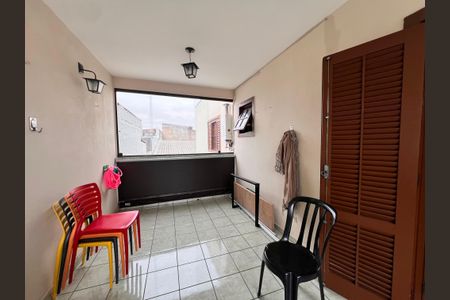 Casa à venda com 250m², 3 quartos e 2 vagas Casa à venda com 250m², 3 quartos e 2 vagasSacada