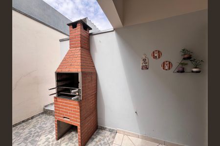Casa à venda com 250m², 3 quartos e 2 vagas Casa à venda com 250m², 3 quartos e 2 vagasChurrasqueira