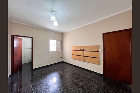 Casa à venda com 250m², 3 quartos e 2 vagas Casa à venda com 250m², 3 quartos e 2 vagasCasa 2 - Quarto