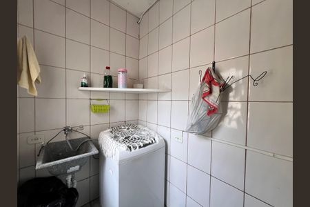 Casa à venda com 250m², 3 quartos e 2 vagas Casa à venda com 250m², 3 quartos e 2 vagasCasa 2 - Área de Serviço