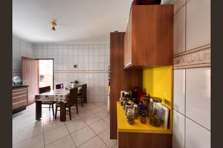 Casa à venda com 250m², 3 quartos e 2 vagas Casa à venda com 250m², 3 quartos e 2 vagasCozinha