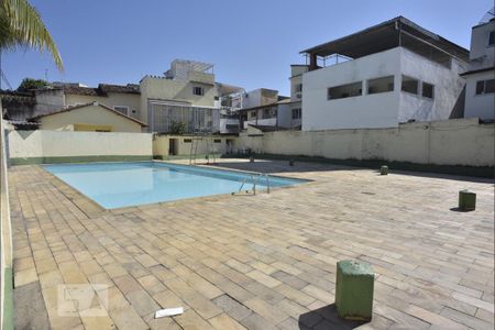 Apartamento à venda com 68m², 3 quartos e 3 vagas Apartamento à venda com 68m², 3 quartos e 3 vagasÁrea comum - Piscina