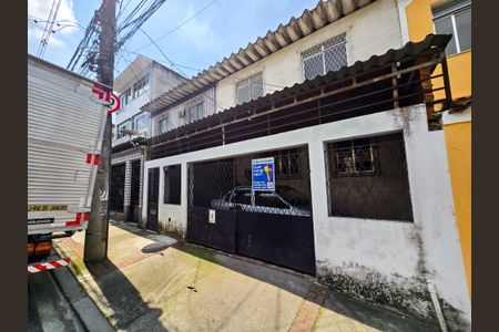 Casa à venda com 236m², 3 quartos e 1 vaga Casa à venda com 236m², 3 quartos e 1 vagaFachada