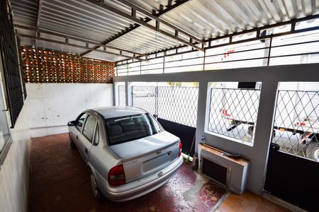 Casa à venda com 236m², 3 quartos e 1 vaga Casa à venda com 236m², 3 quartos e 1 vagaGaragem