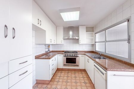 Apartamento à venda com 225m², 3 quartos e 3 vagasCozinha
