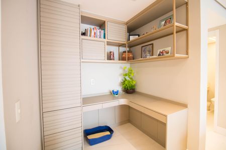 Apartamento à venda com 137m², 3 quartos e 3 vagasEscritório