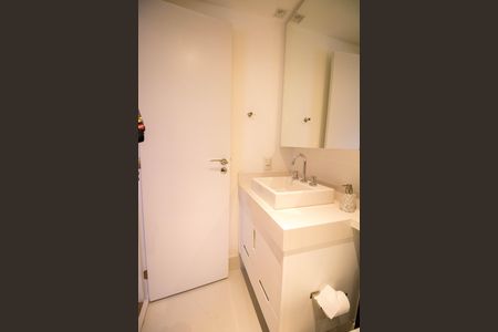 Apartamento à venda com 137m², 3 quartos e 3 vagasBanheiro da Suíte 2