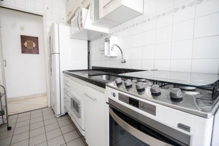 Apartamento à venda com 50m², 2 quartos e 1 vaga Apartamento à venda com 50m², 2 quartos e 1 vagaCozinha