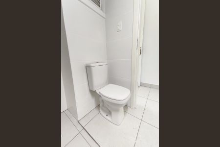 Apartamento para alugar com 60m², 2 quartos e sem vaga Apartamento para alugar com 60m², 2 quartos e sem vagaBanheiro da Suíte