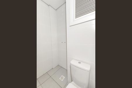 Apartamento para alugar com 60m², 2 quartos e sem vaga Apartamento para alugar com 60m², 2 quartos e sem vagaBanheiro da Suíte