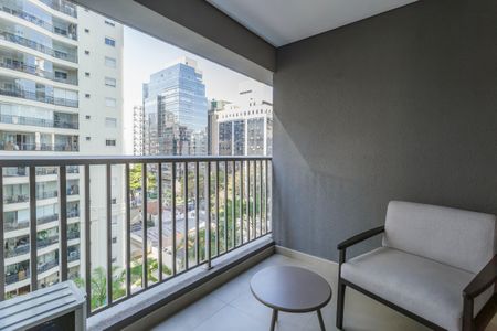 Varanda de kitnet/studio à venda com 1 quarto, 26m² em Moema, São Paulo