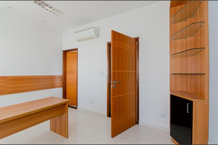 Casa para alugar com 184m², 3 quartos e 2 vagas Casa para alugar com 184m², 3 quartos e 2 vagasSuite