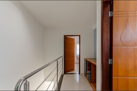 Casa para alugar com 184m², 3 quartos e 2 vagas Casa para alugar com 184m², 3 quartos e 2 vagasCorredor