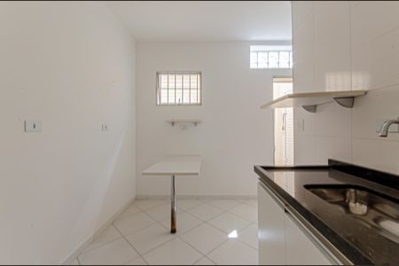 Casa para alugar com 184m², 3 quartos e 2 vagas Casa para alugar com 184m², 3 quartos e 2 vagasCozinha