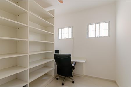 Casa para alugar com 184m², 3 quartos e 2 vagas Casa para alugar com 184m², 3 quartos e 2 vagasEscritório