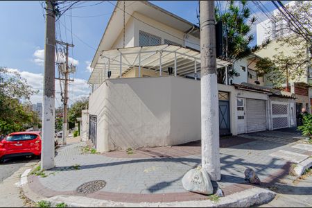 Casa para alugar com 184m², 3 quartos e 2 vagas Casa para alugar com 184m², 3 quartos e 2 vagasFachada