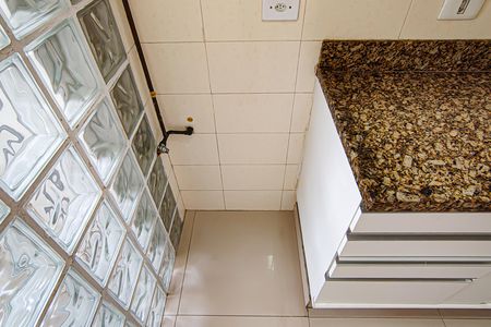 Apartamento à venda com 215m², 4 quartos e 2 vagas Apartamento à venda com 215m², 4 quartos e 2 vagasCozinha e area de serviço