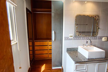 Apartamento à venda com 215m², 4 quartos e 2 vagas Apartamento à venda com 215m², 4 quartos e 2 vagasBanheiro/ Suite master