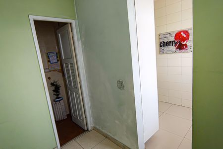 Apartamento à venda com 215m², 4 quartos e 2 vagas Apartamento à venda com 215m², 4 quartos e 2 vagasQuarto de Serviço