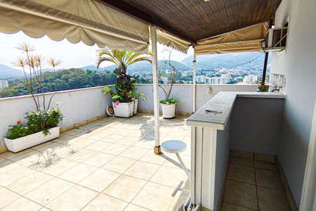 Apartamento à venda com 215m², 4 quartos e 2 vagas Apartamento à venda com 215m², 4 quartos e 2 vagascobertura