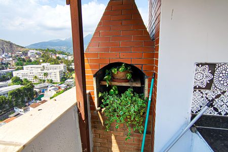 Apartamento à venda com 215m², 4 quartos e 2 vagas Apartamento à venda com 215m², 4 quartos e 2 vagasCobertura