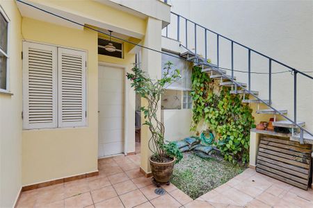 Casa de condomínio à venda com 177m², 4 quartos e 2 vagas