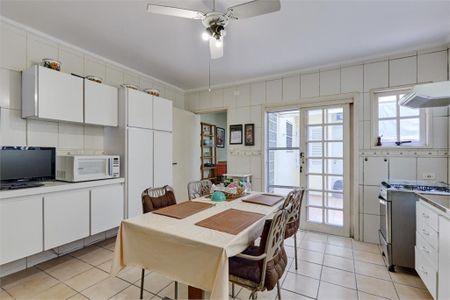 Casa de condomínio à venda com 177m², 4 quartos e 2 vagas