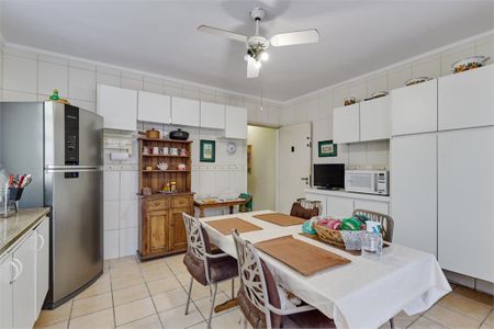 Casa de condomínio à venda com 177m², 4 quartos e 2 vagas