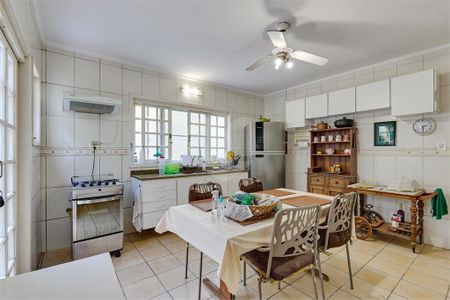 Casa de condomínio à venda com 177m², 4 quartos e 2 vagas