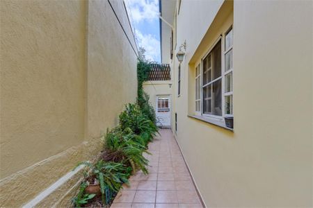 Casa de condomínio à venda com 177m², 4 quartos e 2 vagas