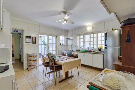 Casa de condomínio à venda com 177m², 4 quartos e 2 vagas