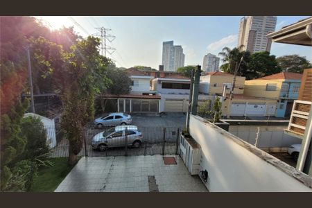 Casa de condomínio à venda com 140m², 3 quartos e 4 vagas