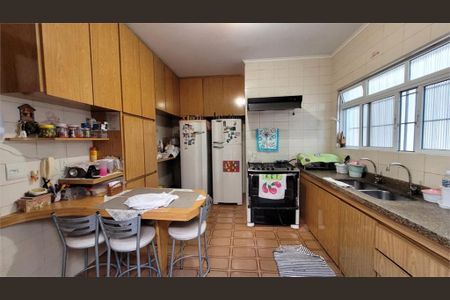 Casa de condomínio à venda com 140m², 3 quartos e 4 vagas