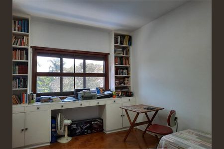 Casa à venda com 277m², 3 quartos e 4 vagas