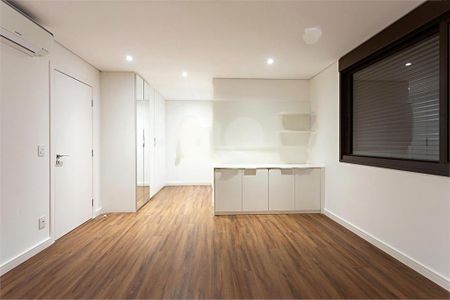 Casa à venda com 4 quartos, 427m² em Santo Amaro, São Paulo