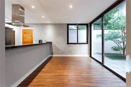 Casa à venda com 427m², 4 quartos e 3 vagas