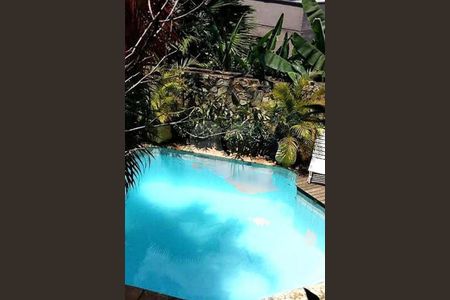 Casa de condomínio à venda com 326m², 3 quartos e 2 vagas