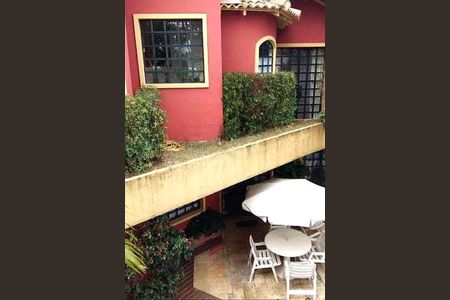 Casa de condomínio à venda com 326m², 3 quartos e 2 vagas