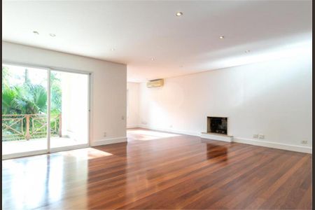 Casa à venda com 4 quartos, 710m² em Jardim Petropolis, São Paulo