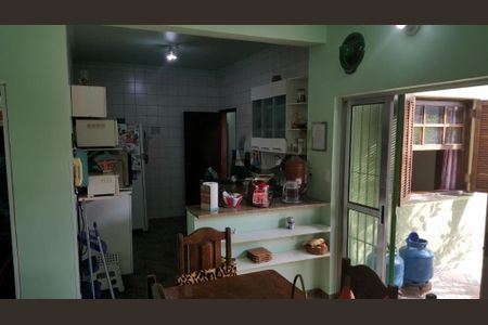 Casa à venda com 3 quartos, 207m² em Campo Grande, São Paulo