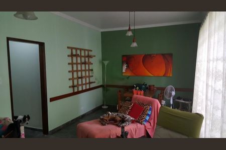 Casa à venda com 3 quartos, 207m² em Campo Grande, São Paulo