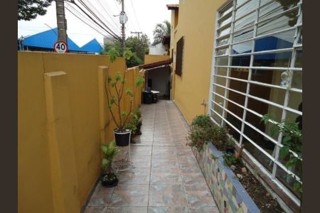 Casa à venda com 143m², 3 quartos e 2 vagas