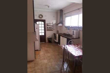 Casa à venda com 250m², 3 quartos e 2 vagas