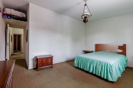 Casa à venda com 241m², 4 quartos e 4 vagas