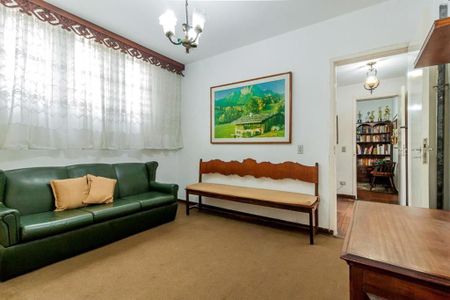 Casa à venda com 241m², 4 quartos e 4 vagas