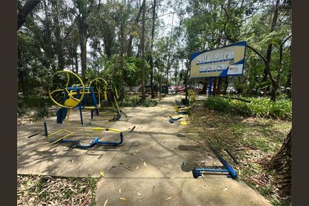 Casa à venda com 241m², 4 quartos e 4 vagas