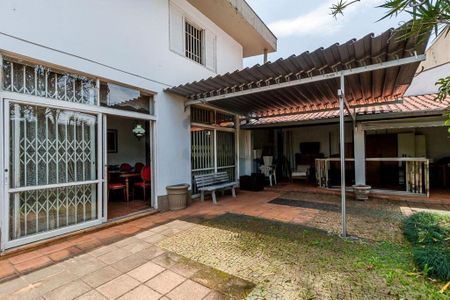Casa à venda com 241m², 4 quartos e 4 vagas