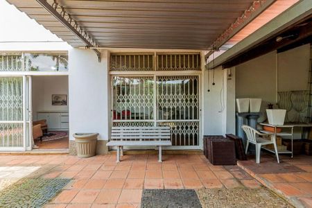 Casa à venda com 241m², 4 quartos e 4 vagas